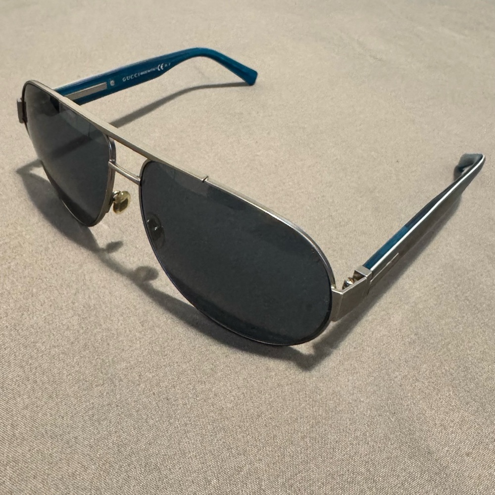 Gucci Men’s Aviator Sunglasses – Blue Gradient Frame / Black Lenses – w/ Case - Picture 2 of 5